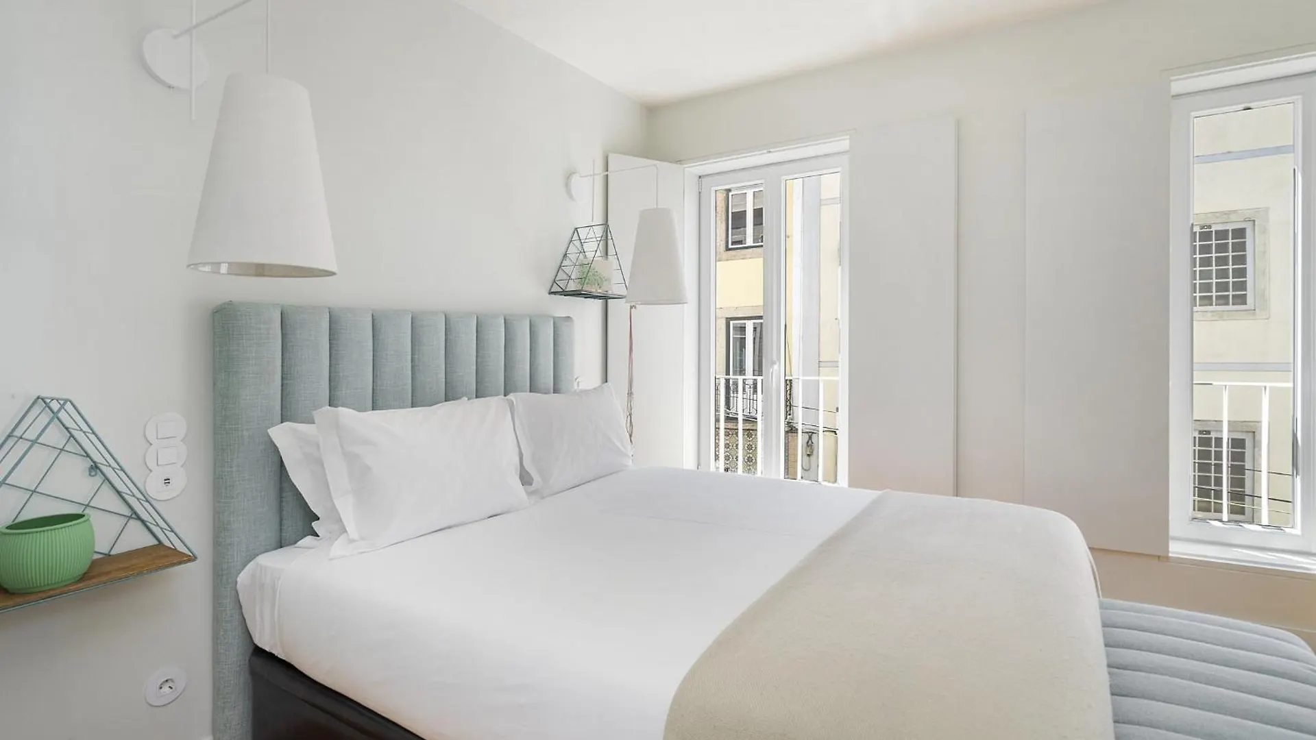 Апартаменты Whome Top Floor W Luxury Design Premium Location Лиссабон
